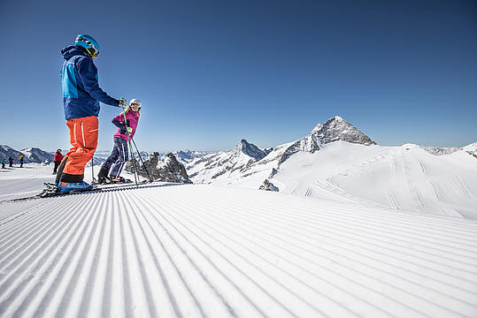 Skiing ©Hintertuxer Gletscher